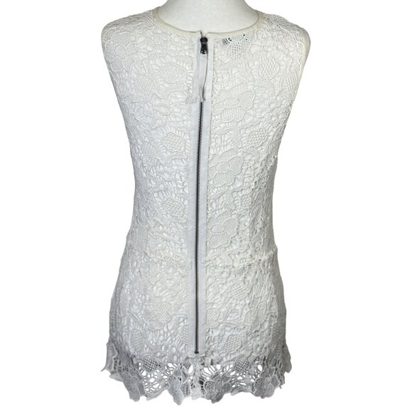 CAbi Size XS White Lace Sleeveless Top With Floral Design & Back Zipper - Picture 4 of 12